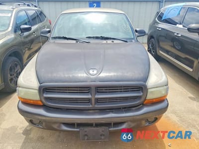 Piąte zdjęcie samochodu w środku: 2002 DODGE DAKOTA BASE VIN:1B7GL12X02S718483 - miniatura