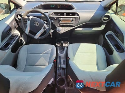 Zdjęcie 8 z 12 samochodu: 2013 TOYOTA PRIUS C ONE VIN:JTDKDTB31D1050282 - miniatura