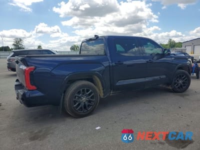 Trzecie zdjęcie samochodu z tyłu: 2022 TOYOTA TUNDRA PLATINUM VIN:5TFNA5DB4NX002280 - miniatura
