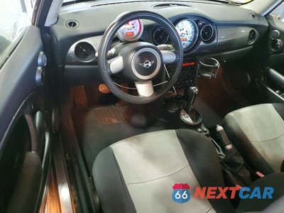 Zdjęcie 8 z 12 samochodu: 2006 MINI COOPER VIN:WMWRC33506TJ74047 - miniatura