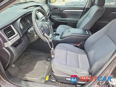 Zdjęcie 7 z 13 samochodu: 2015 TOYOTA HIGHLANDER LE VIN:5TDBKRFH2FS177658 - miniatura
