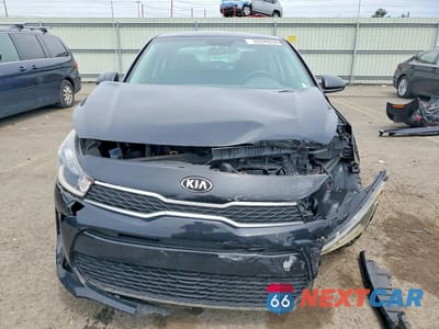 Piąte zdjęcie samochodu w środku: 2018 KIA RIO LX VIN:3KPA24AB9JE058946 - miniatura