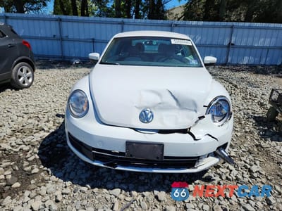 Piąte zdjęcie samochodu w środku: 2015 VOLKSWAGEN BEETLE 1.8T VIN:3VWF17AT1FM601154 - miniatura