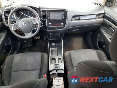 Zdjęcie 8 z 12 samochodu: 2020 MITSUBISHI OUTLANDER ES VIN:JA4AD2A36LZ046486 - miniatura