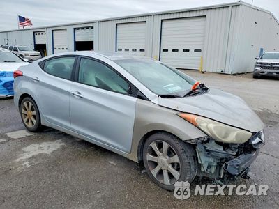 Czwarte zdjęcie samochodu z boku: 2013 HYUNDAI ELANTRA LIMITED VIN:5NPDH4AE9DH229104 - miniatura