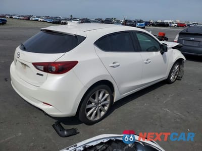 Trzecie zdjęcie samochodu z tyłu: 2017 MAZDA 3 GRAND TOURING VIN:JM1BN1M30H1135019 - miniatura
