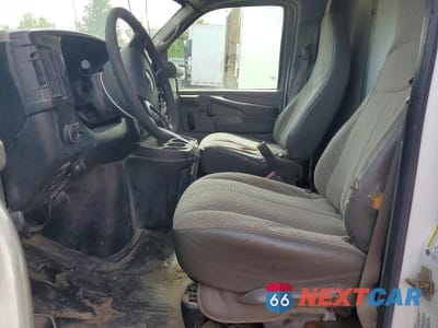 Zdjęcie 7 z 13 samochodu: 2015 GMC SAVANA DELIVERY TRUCK VIN:1GD374CG3F1226668 - miniatura