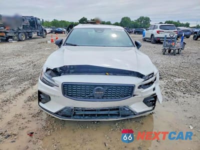 Piąte zdjęcie samochodu w środku: 2024 VOLVO S60 PLUS VIN:7JRL12TH5RG297330 - miniatura