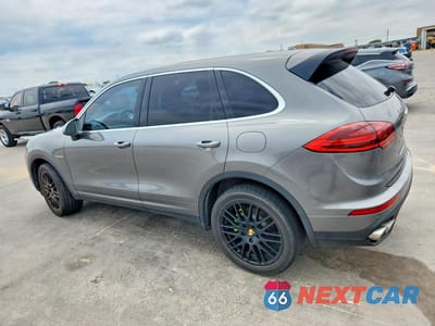 Drugie zdjęcie samochodu z przodu: 2015 PORSCHE CAYENNE S HYBRID VIN:WP1AE2A2XFLA53845 - miniatura