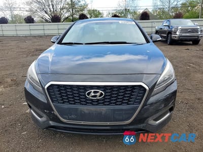 Piąte zdjęcie samochodu w środku: 2017 HYUNDAI SONATA HYBRID SE VIN:KMHE24L16HA052181 - miniatura