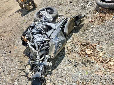 Piąte zdjęcie samochodu w środku: 2022 YAMAHA YZFR7 VIN:JYARM38E9NA004431 - miniatura