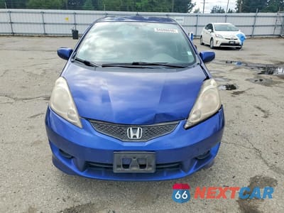 Piąte zdjęcie samochodu w środku: 2010 HONDA FIT SPORT VIN:JHMGE8H48AS013864 - miniatura