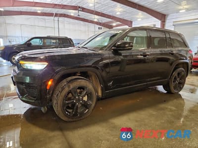 2023 JEEP GRAND CHEROKEE LAREDO 1C4RJHAG5PC642897 - główne zdjęcie licytacji z USA - miniatura