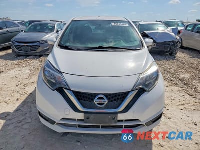 Piąte zdjęcie samochodu w środku: 2017 NISSAN VERSA NOTE S PLUS VIN:3N1CE2CP8HL355082 - miniatura
