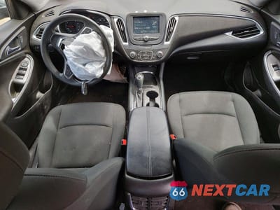 Zdjęcie 8 z 12 samochodu: 2017 CHEVROLET MALIBU LT VIN:1G1ZE5ST8HF104654 - miniatura