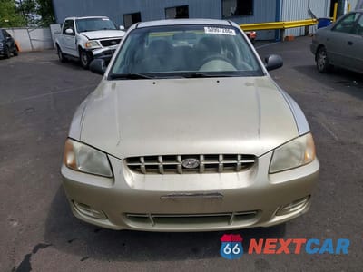Piąte zdjęcie samochodu w środku: 2002 HYUNDAI ACCENT GL VIN:KMHCG45C42U389901 - miniatura