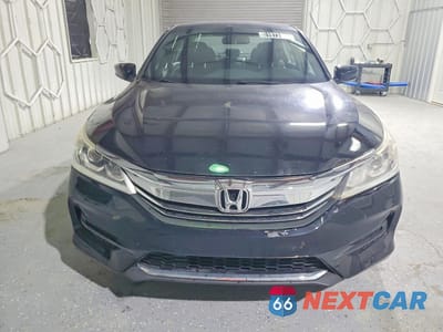 Piąte zdjęcie samochodu w środku: 2017 HONDA ACCORD SPORT VIN:1HGCR2F56HA268334 - miniatura