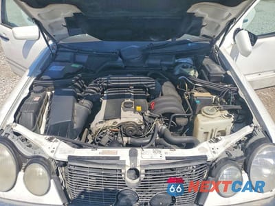 Zdjęcie 11 z 12 samochodu: 1996 MERCEDES-BENZ E 320 VIN:WDBJF55FXTJ003286 - miniatura