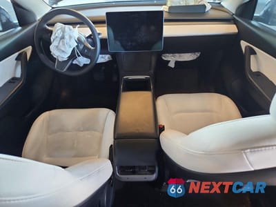 Zdjęcie 8 z 13 samochodu: 2022 TESLA MODEL Y VIN:7SAYGAEE4NF428318 - miniatura