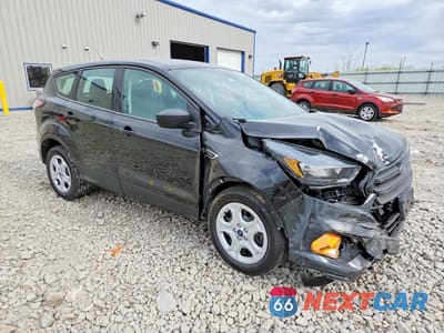 Czwarte zdjęcie samochodu z boku: 2018 FORD ESCAPE S VIN:1FMCU0F72JUA80784 - miniatura