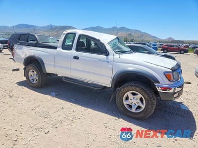 Czwarte zdjęcie samochodu z boku: 2004 TOYOTA TACOMA XTRACAB VIN:5TEWN72N54Z317730 - miniatura