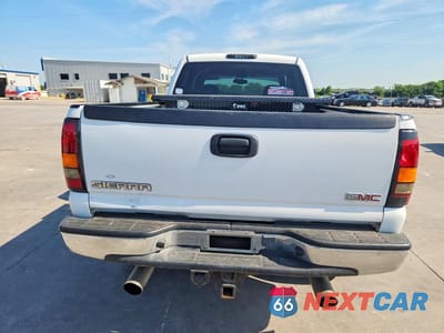 Zdjęcie 6 z 12 samochodu: 2004 GMC SIERRA K2500 HEAVY DUTY VIN:1GTHK23UX4F188598 - miniatura