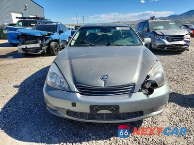 Piąte zdjęcie samochodu w środku: 2002 LEXUS ES 300 VIN:JTHBF30G925008611 - miniatura