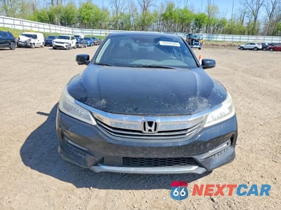 Piąte zdjęcie samochodu w środku: 2017 HONDA ACCORD TOURING VIN:1HGCR3F91HA005032 - miniatura