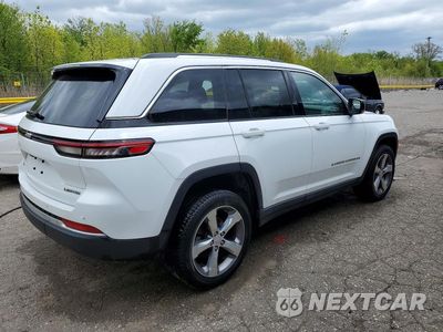 Trzecie zdjęcie samochodu z tyłu: 2022 JEEP GR CHEROKEE VIN:1C4RJHBG0N8610681 - miniatura