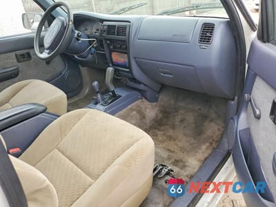 Zdjęcie 8 z 12 samochodu: 1998 TOYOTA TACOMA XTRACAB VIN:4TAWN72N8WZ019442 - miniatura