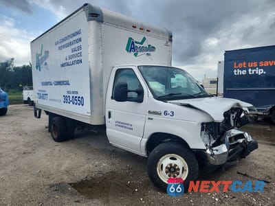 Czwarte zdjęcie samochodu z boku: 2016 FORD E350 BOX TRUCK VIN:1FDWE3FL3GDC24022 - miniatura