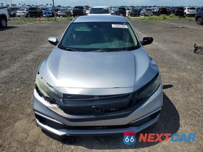 Piąte zdjęcie samochodu w środku: 2019 HONDA CIVIC LX VIN:19XFC2E64KE042515 - miniatura