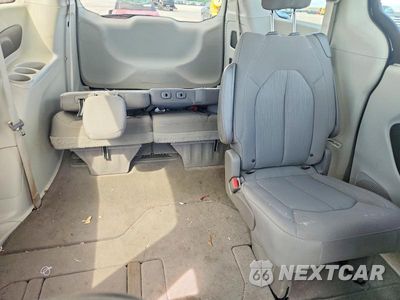Zdjęcie 10 z 13 samochodu: 2017 CHRYSLER PACIFICA TOURING VIN:2C4RC1DG1HR571915 - miniatura