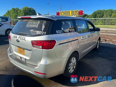 Czwarte zdjęcie samochodu z boku: 2017 KIA SEDONA L VIN:KNDMA5C1XH6264741 - miniatura