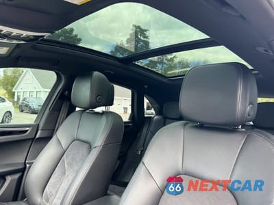 Zdjęcie 10 z 10 samochodu: 2019 PORSCHE MACAN S VIN:WP1AB2A54KLB30089 - miniatura