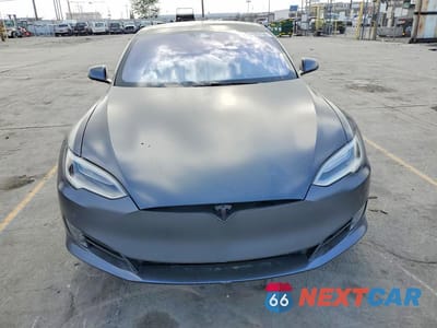 Piąte zdjęcie samochodu w środku: 2016 TESLA MODEL S VIN:5YJSA1E16GF161090 - miniatura