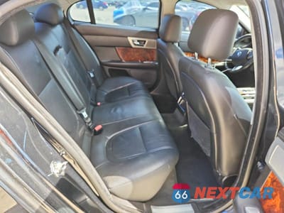 Zdjęcie 10 z 12 samochodu: 2015 JAGUAR XF VIN:SAJWA0FS5FPU50762 - miniatura