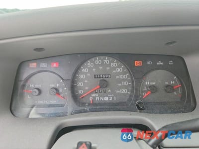 Zdjęcie 9 z 12 samochodu: 2002 MERCURY GRAND MARQUIS LS VIN:2MEFM75W82X615337 - miniatura