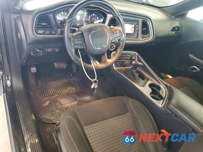 Zdjęcie 8 z 12 samochodu: 2016 DODGE CHALLENGER SXT VIN:2C3CDZAG8GH255409 - miniatura