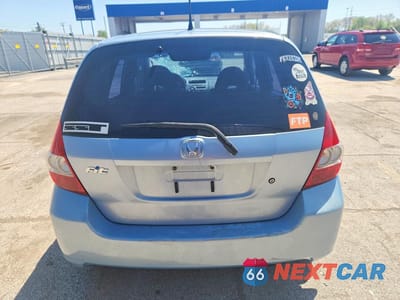 Zdjęcie 6 z 13 samochodu: 2008 HONDA FIT VIN:JHMGD38478S060528 - miniatura