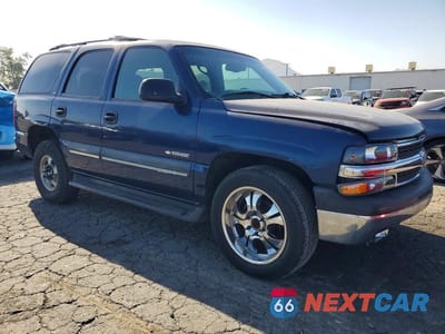 Czwarte zdjęcie samochodu z boku: 2002 CHEVROLET TAHOE LS 1500 VIN:1GNEC13T42R302342 - miniatura