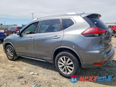 Drugie zdjęcie samochodu z przodu: 2018 NISSAN ROGUE SV VIN:KNMAT2MV4JP506727 - miniatura