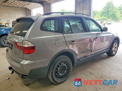 Trzecie zdjęcie samochodu z tyłu: 2007 BMW X3 3.0SI VIN:WBXPC934X7WF06926 - miniatura