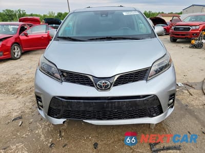 Piąte zdjęcie samochodu w środku: 2019 TOYOTA SIENNA SE PREMIUM 7-PASSENGER VIN:5TDEZ3DC4KS218346 - miniatura