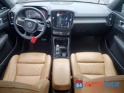Zdjęcie 8 z 13 samochodu: 2019 VOLVO XC40 T5 INSCRIPTION VIN:YV4162UL9K2101805 - miniatura