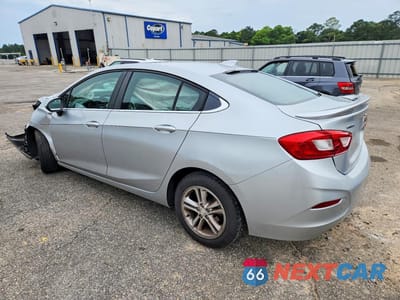 Drugie zdjęcie samochodu z przodu: 2017 CHEVROLET CRUZE LT VIN:1G1BE5SM5H7124297 - miniatura