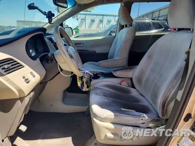 Zdjęcie 7 z 13 samochodu: 2011 TOYOTA SIENNA LE VIN:5TDJK3DC4BS005366 - miniatura