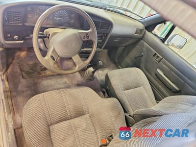 Zdjęcie 8 z 12 samochodu: 1994 TOYOTA PICKUP DX VIN:4TARN13P5RZ236803 - miniatura
