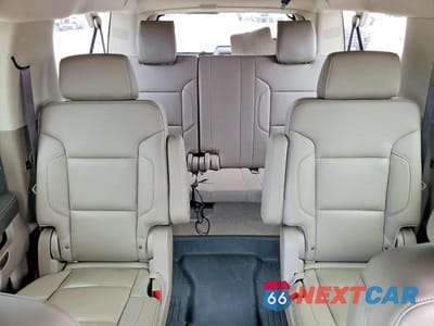 Zdjęcie 10 z 13 samochodu: 2019 CHEVROLET SUBURBAN C1500 LT VIN:1GNSCHKC7KR295979 - miniatura
