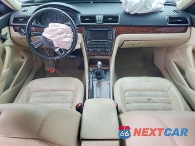 Zdjęcie 8 z 12 samochodu: 2012 VOLKSWAGEN PASSAT SEL VIN:1VWCM7A37CC061333 - miniatura